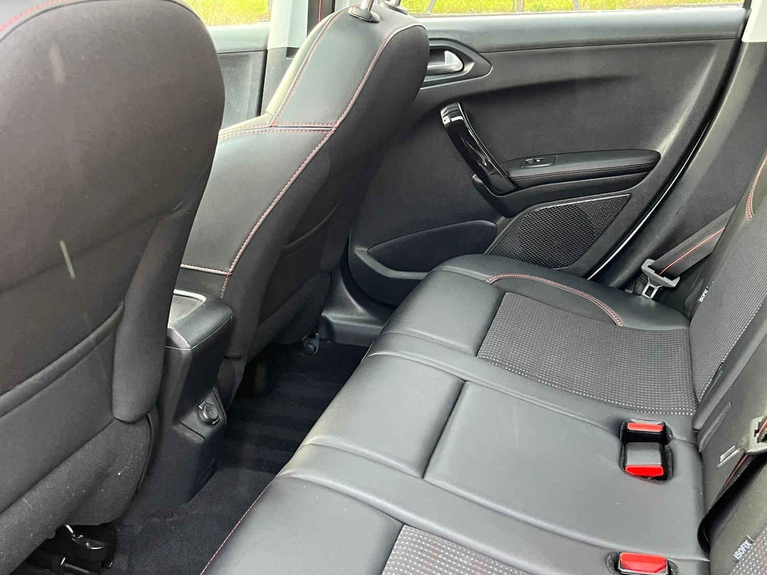 Used Peugeot 2008 2017 for sale - 76666849: Photo 18