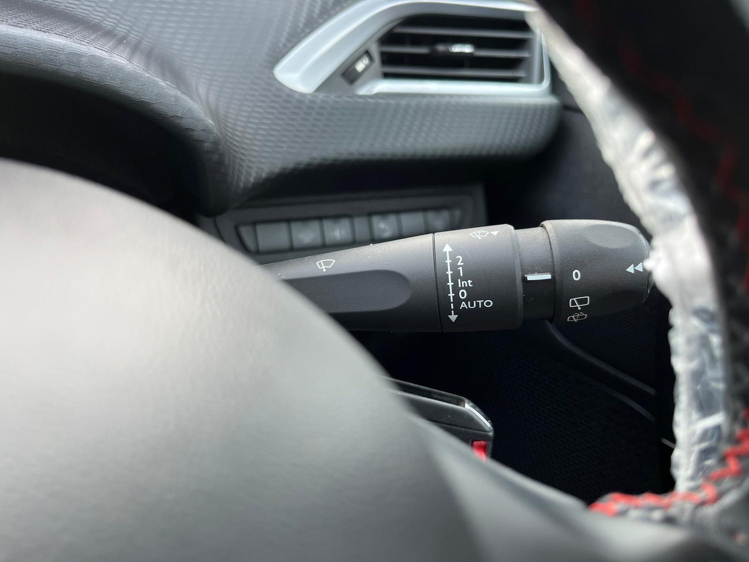 Used Peugeot 2008 2017 for sale - 76666849: Photo 24