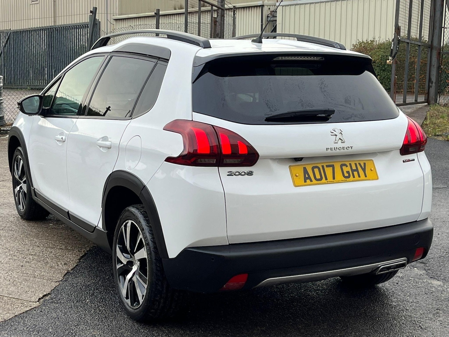 Used Peugeot 2008 2017 for sale - 76666849: Photo 3