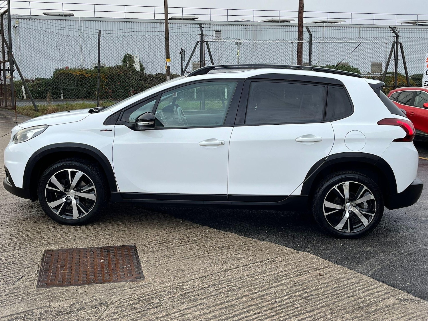 Used Peugeot 2008 2017 for sale - 76666849: Photo 4