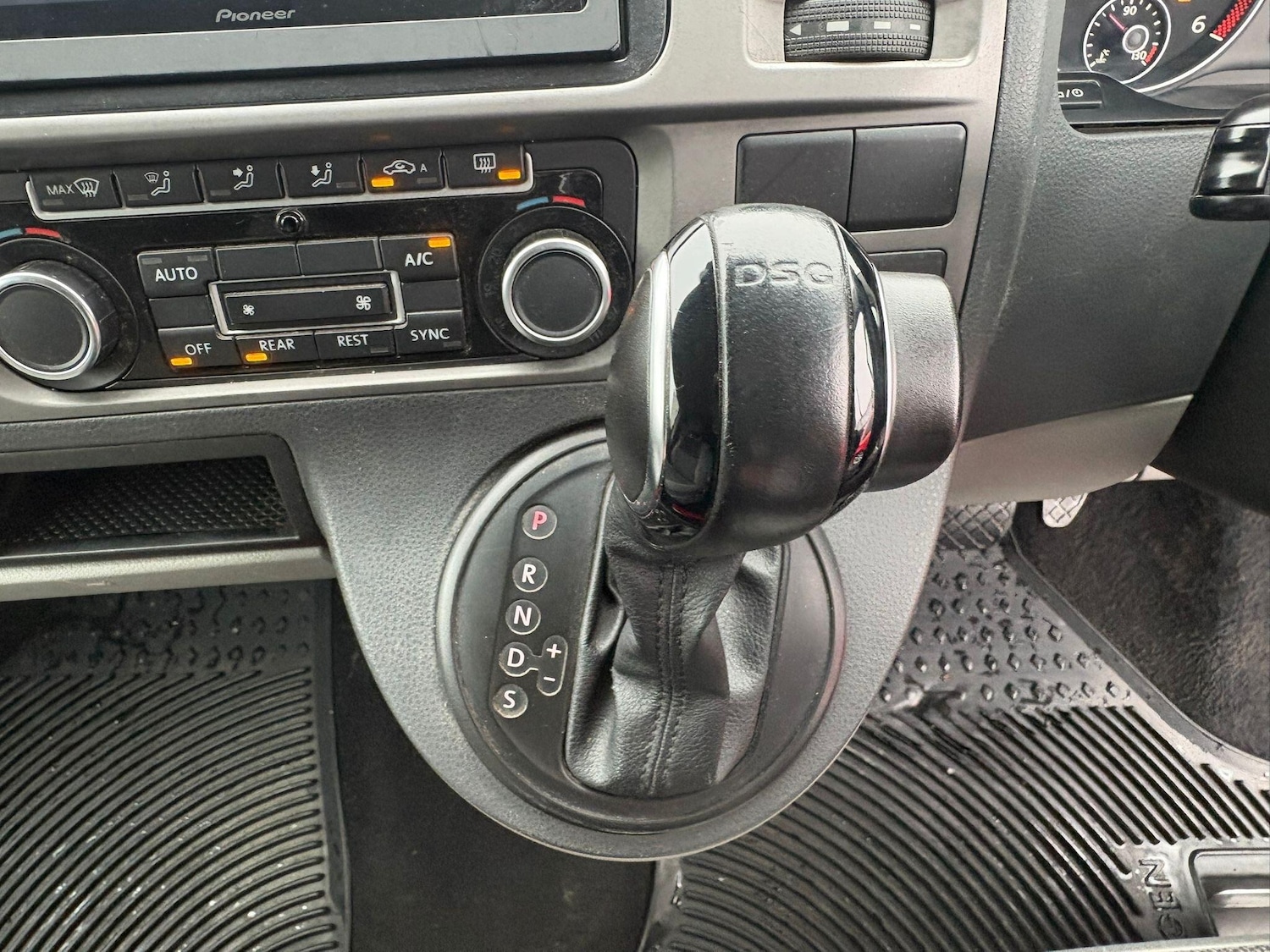 Used Volkswagen Transporter Shuttle 2014 for sale - 78099921: Photo 21