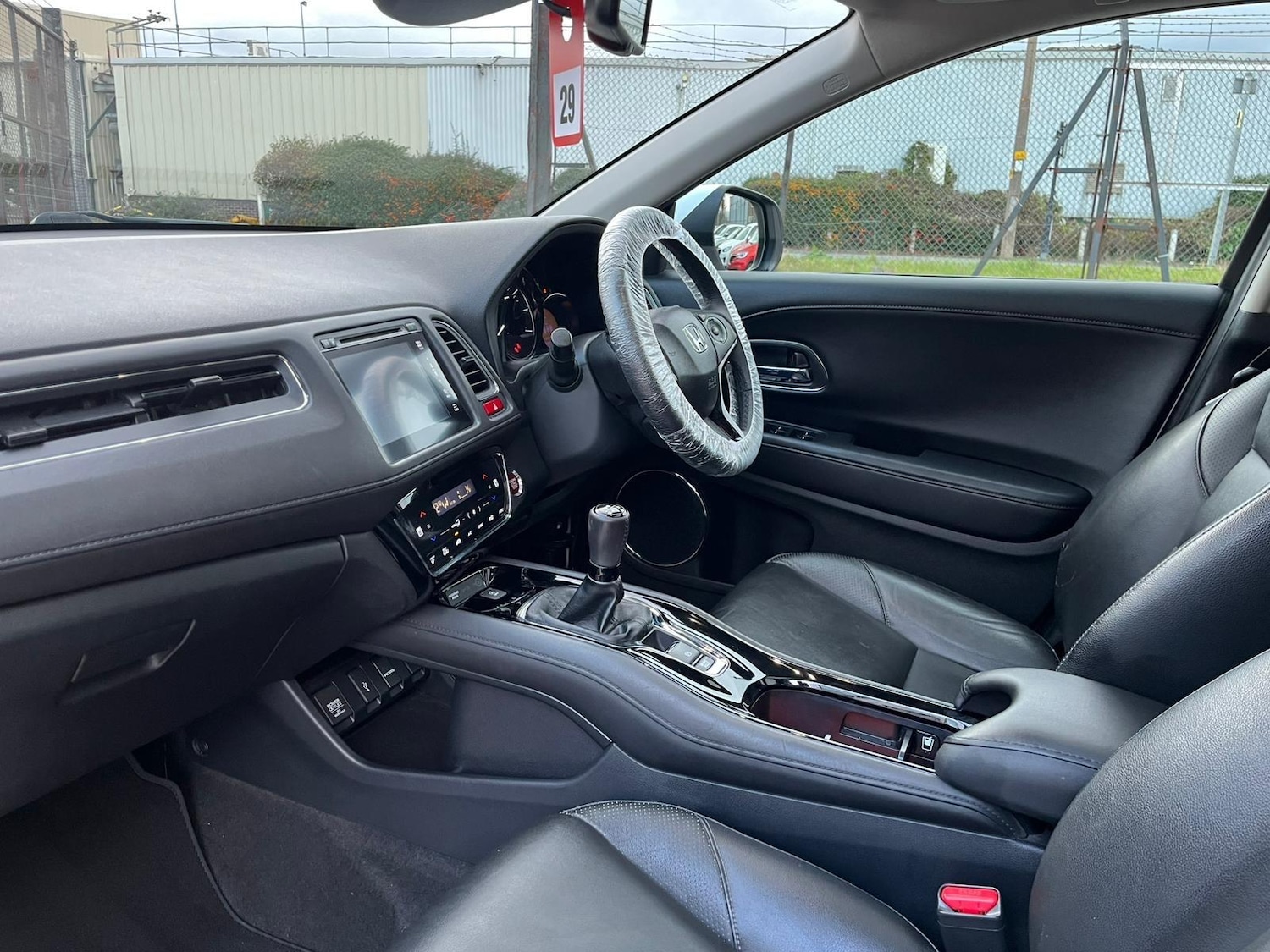 Used Honda HR-V 2016 for sale - 76689703: Photo 3