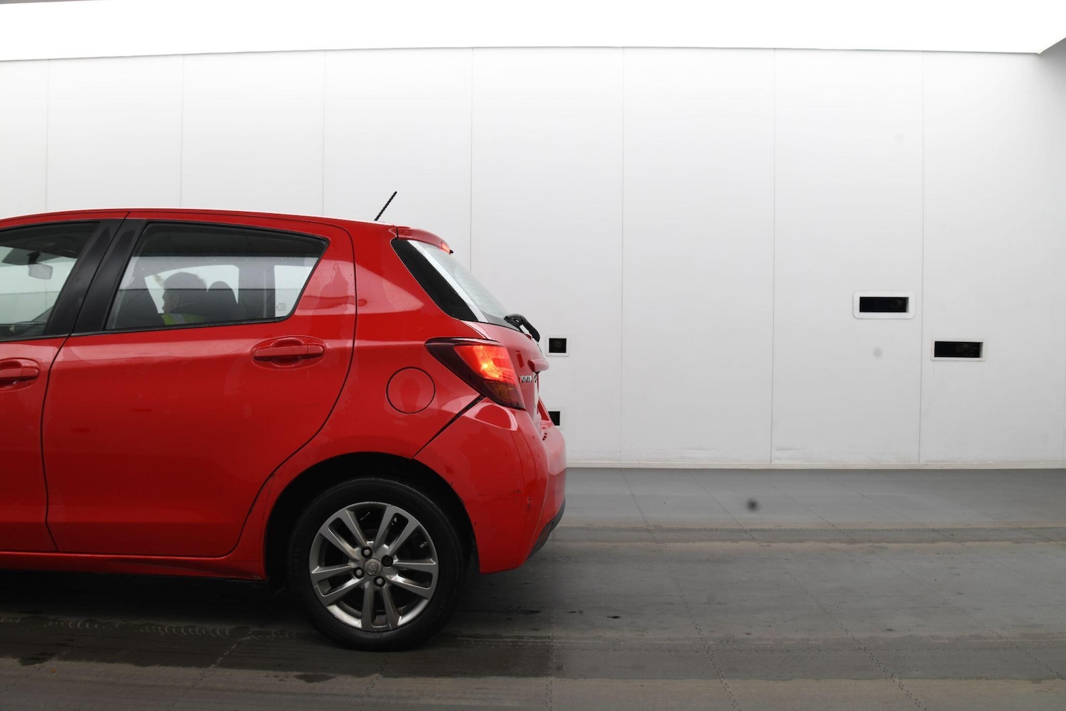 Used Toyota Yaris 2015 for sale - 77190968: Photo 11