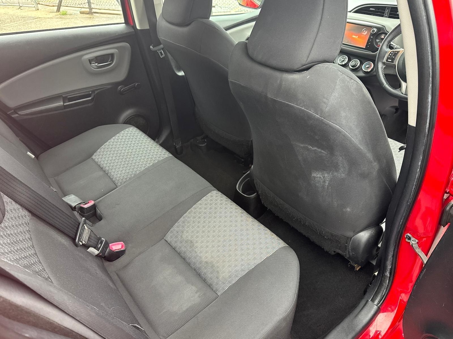 Used Toyota Yaris 2015 for sale - 77190968: Photo 31