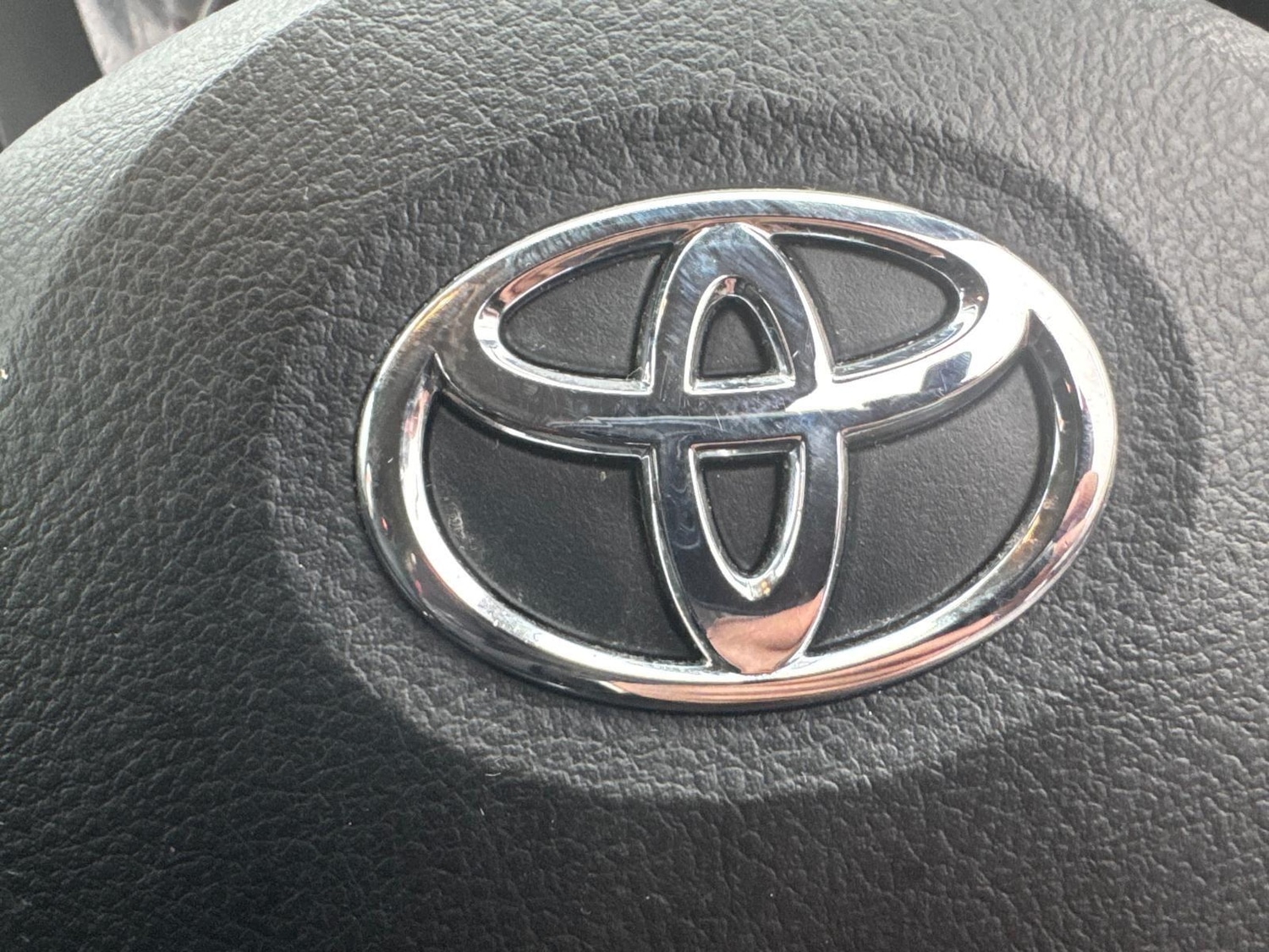 Used Toyota Yaris 2015 for sale - 77190968: Photo 39