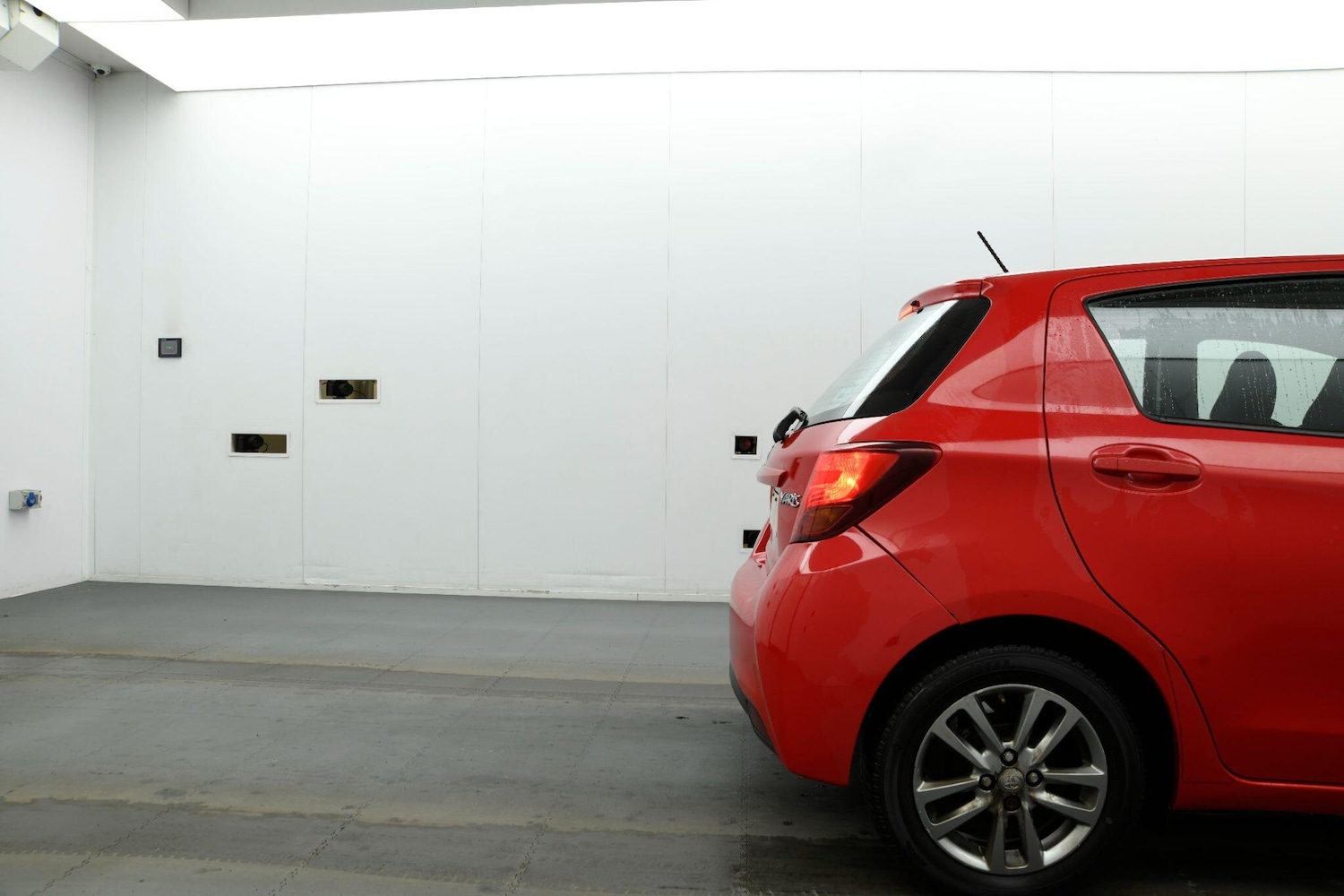 Used Toyota Yaris 2015 for sale - 77190968: Photo 46