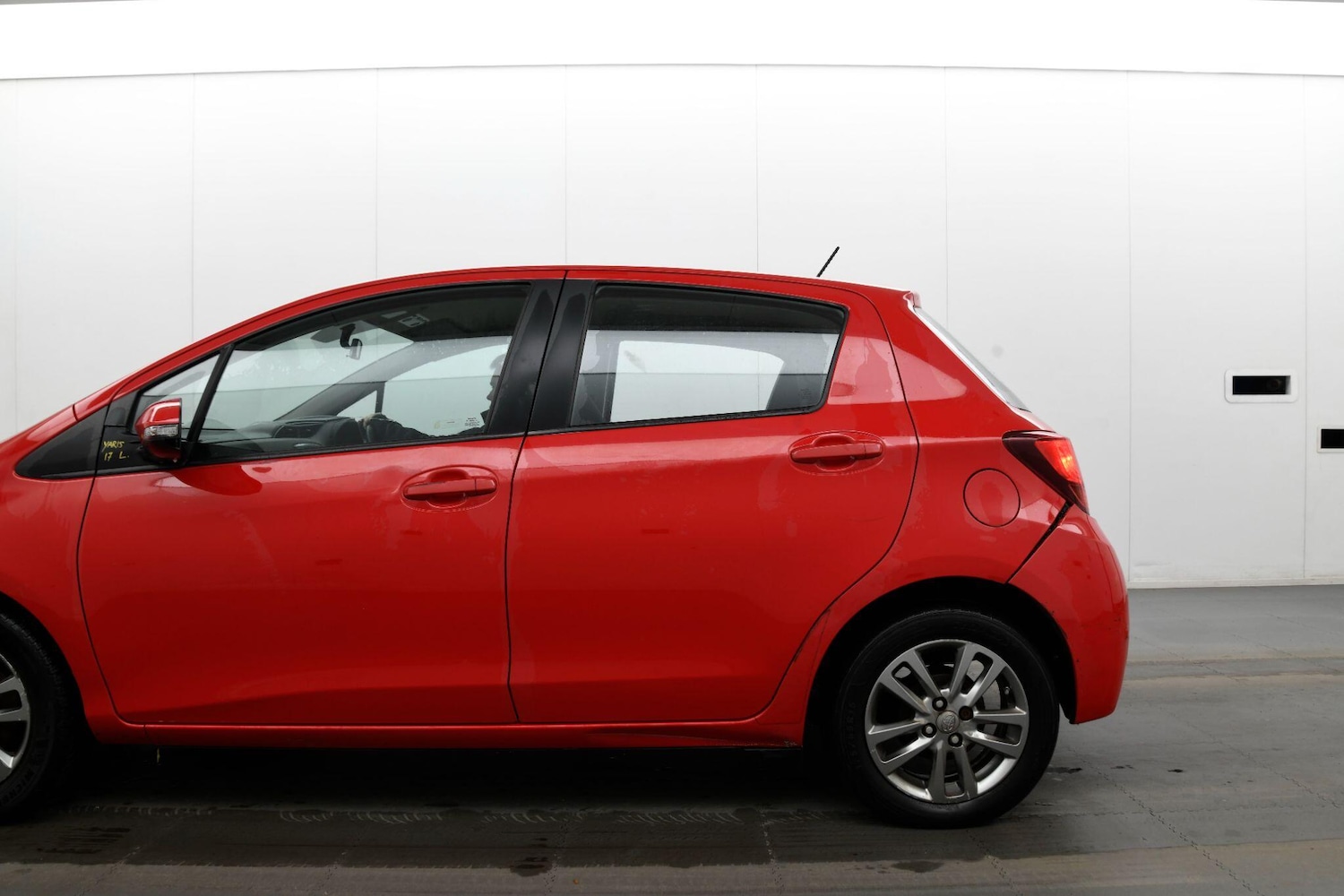 Used Toyota Yaris 2015 for sale - 77190968: Photo 6