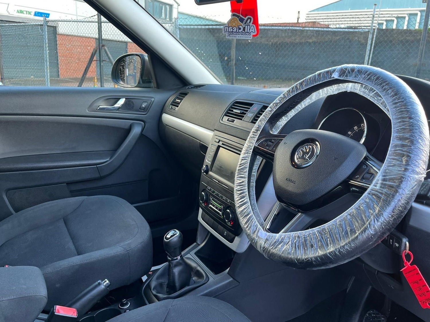 Used Skoda Yeti 2014 for sale - 76671299: Photo 16