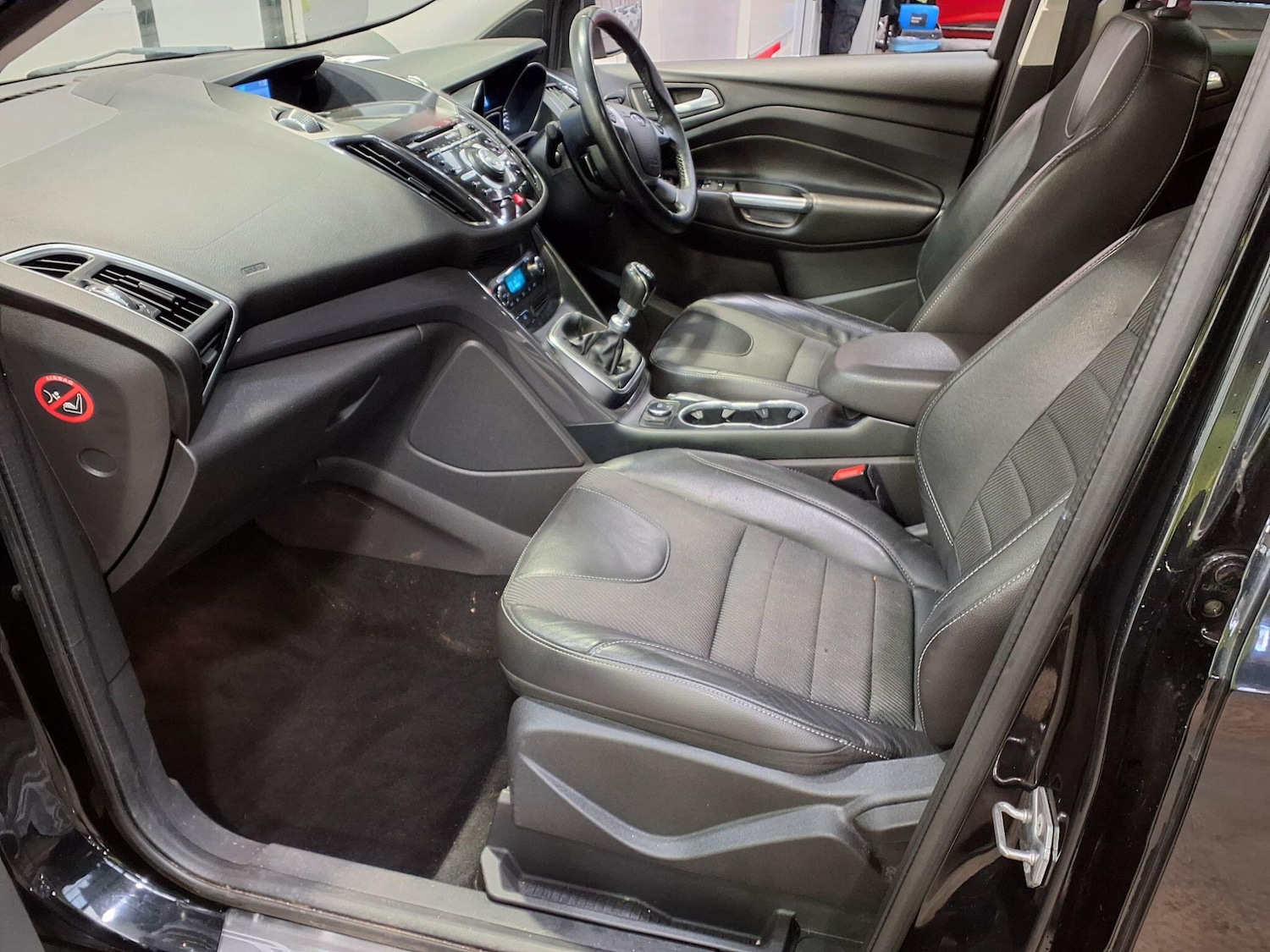 Used Ford Kuga 2014 for sale - 77191934: Photo 2