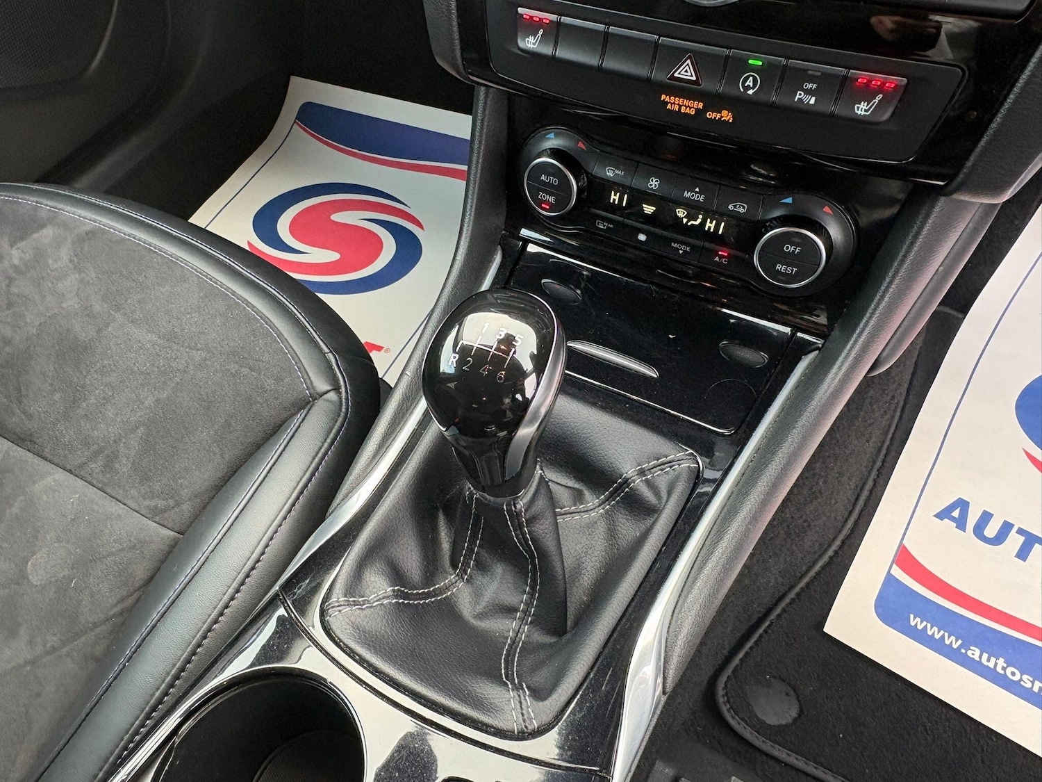 Used Infiniti Q30 2017 for sale - 77440091: Photo 15