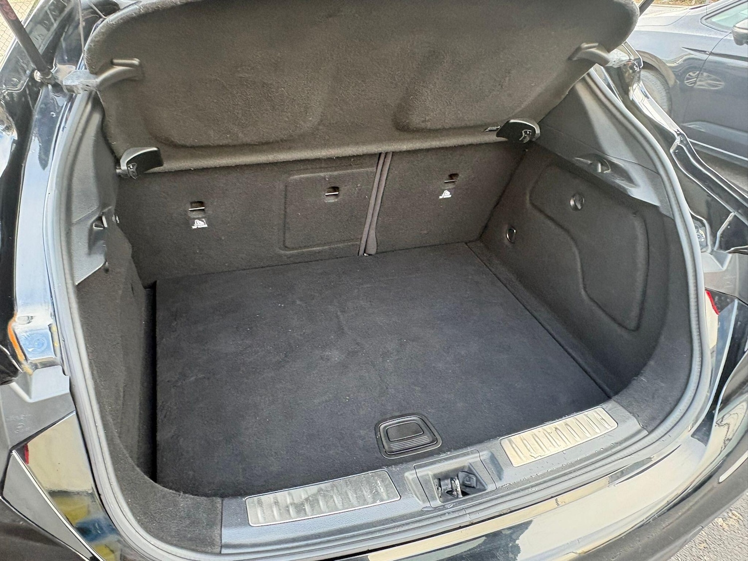 Used Infiniti Q30 2017 for sale - 77440091: Photo 45