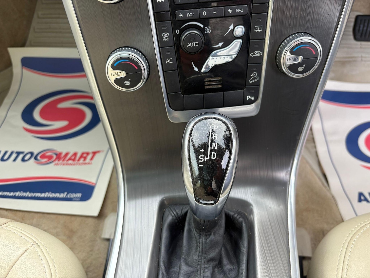 Used Volvo XC60 2014 for sale - 76965063: Photo 17