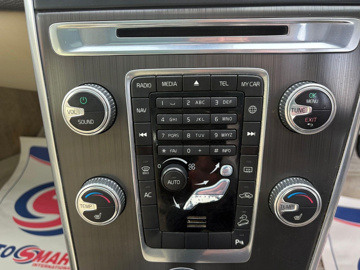 Used Volvo XC60 2014 for sale - 76965063: Photo 38