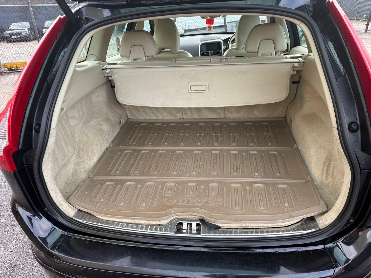 Used Volvo XC60 2014 for sale - 76965063: Photo 44