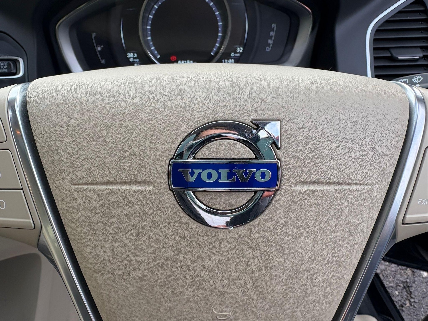 Used Volvo XC60 2014 for sale - 76965063: Photo 55