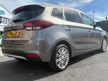 Used Kia Carens 2018 for sale - 78157531: Photo