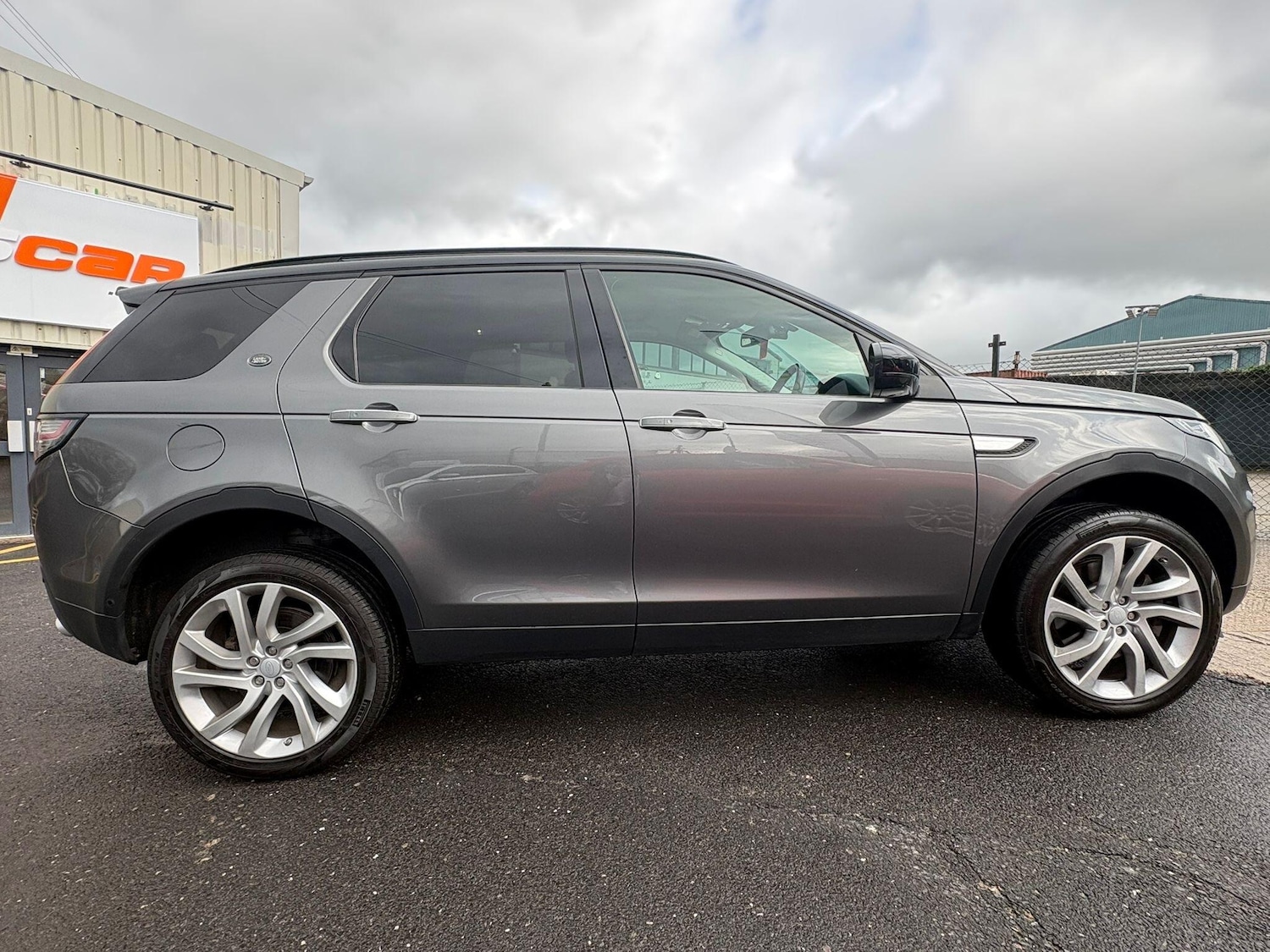 Used Land Rover Discovery Sport for sale - 78062635: Photo 4