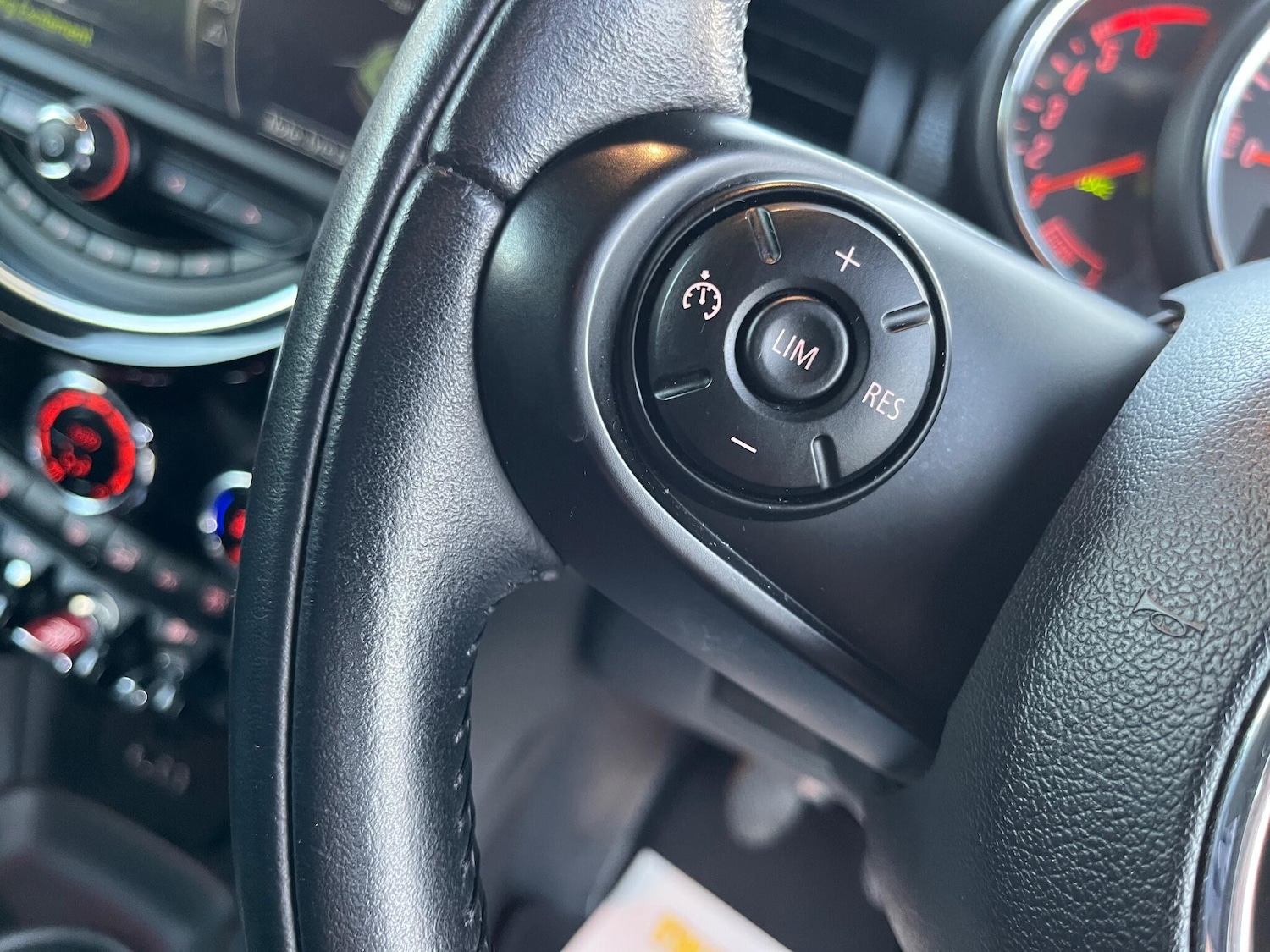 Used MINI Hatch 2015 for sale - 76666918: Photo 23