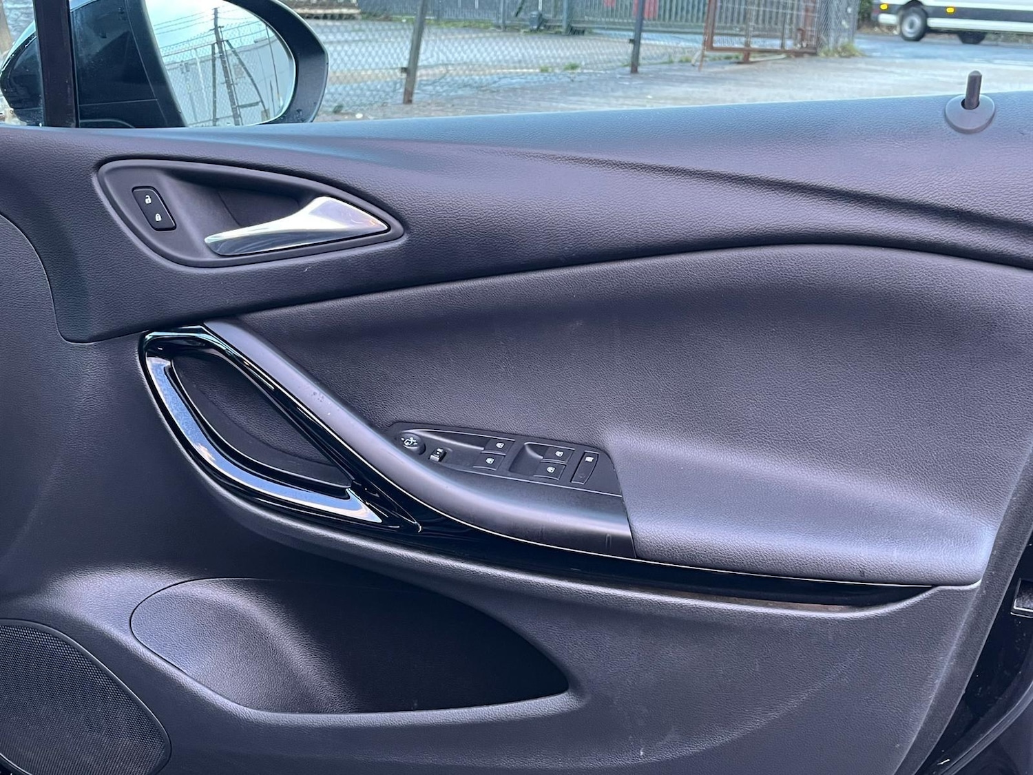 Used Vauxhall Astra 2018 for sale - 76671380: Photo 28