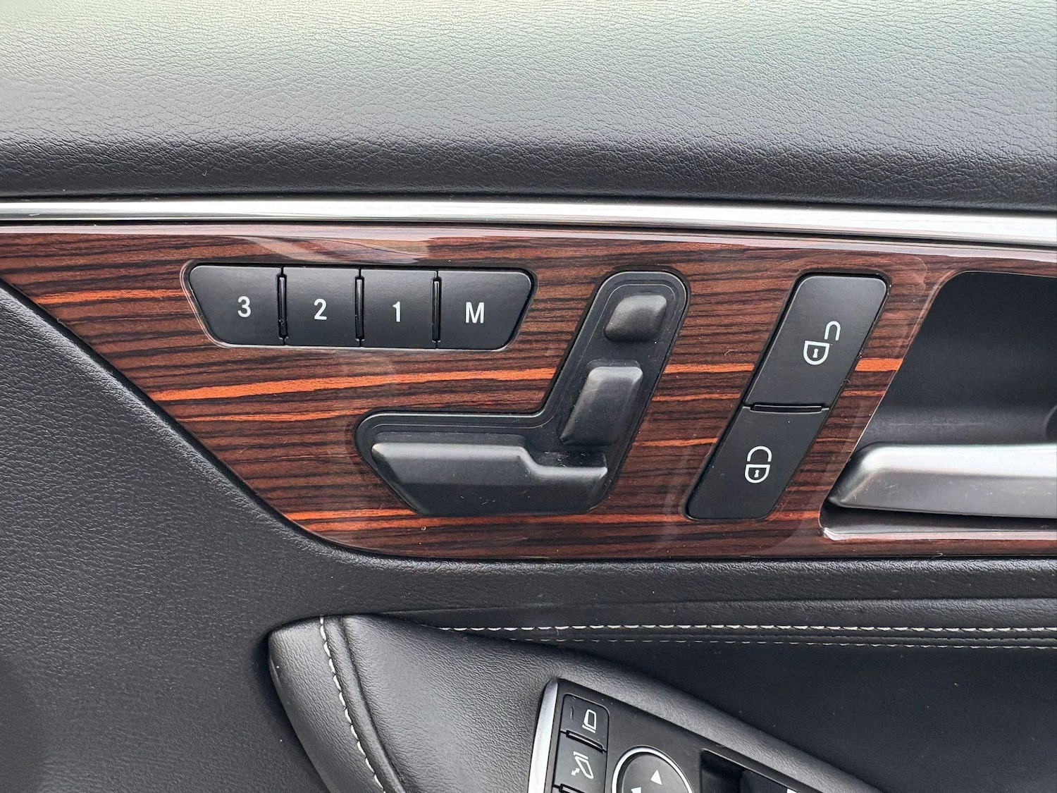 Used Infiniti Q30 2016 for sale - 77215756: Photo 23