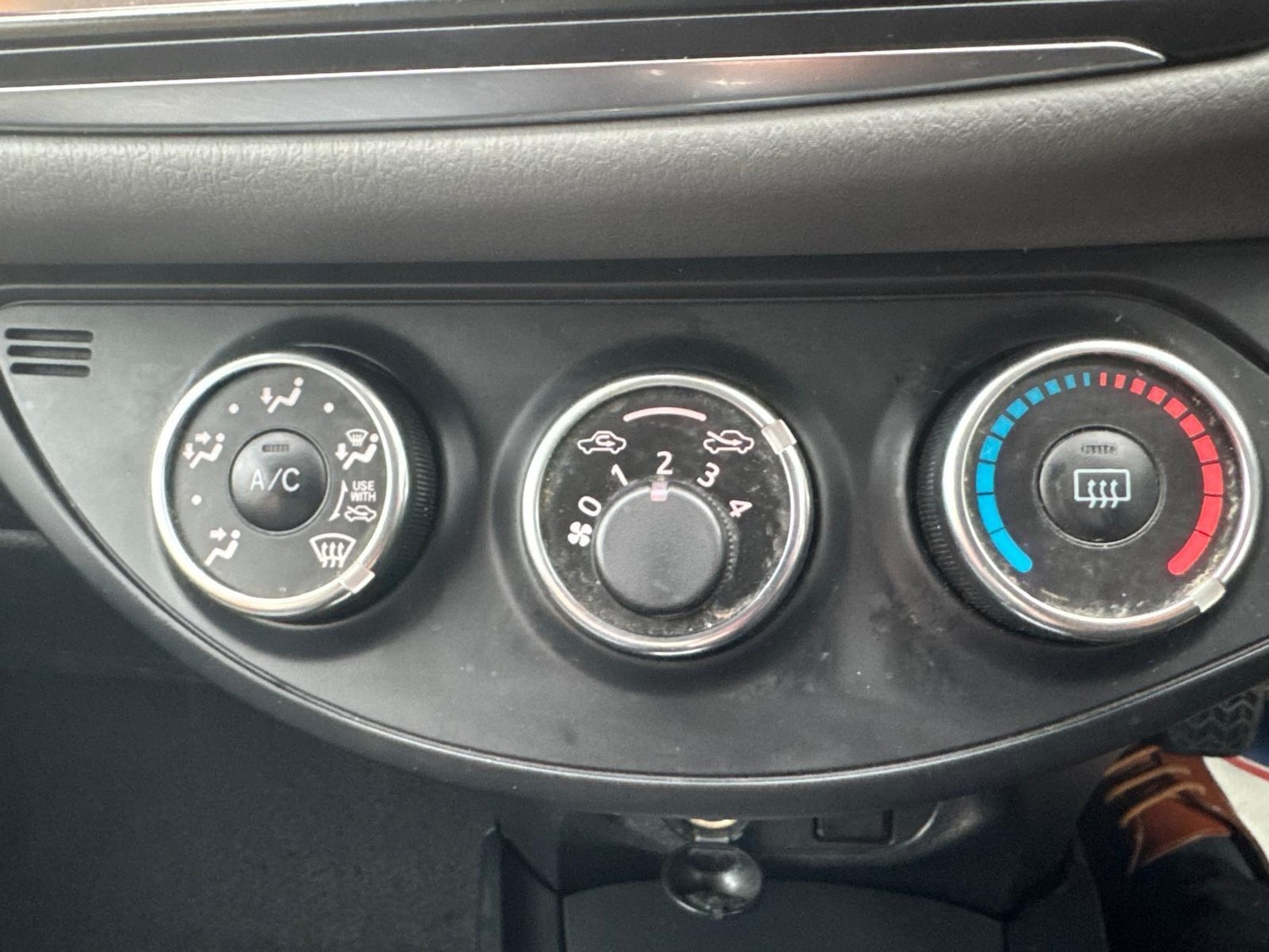 Used Toyota Yaris 2015 for sale - 78063047: Photo 40