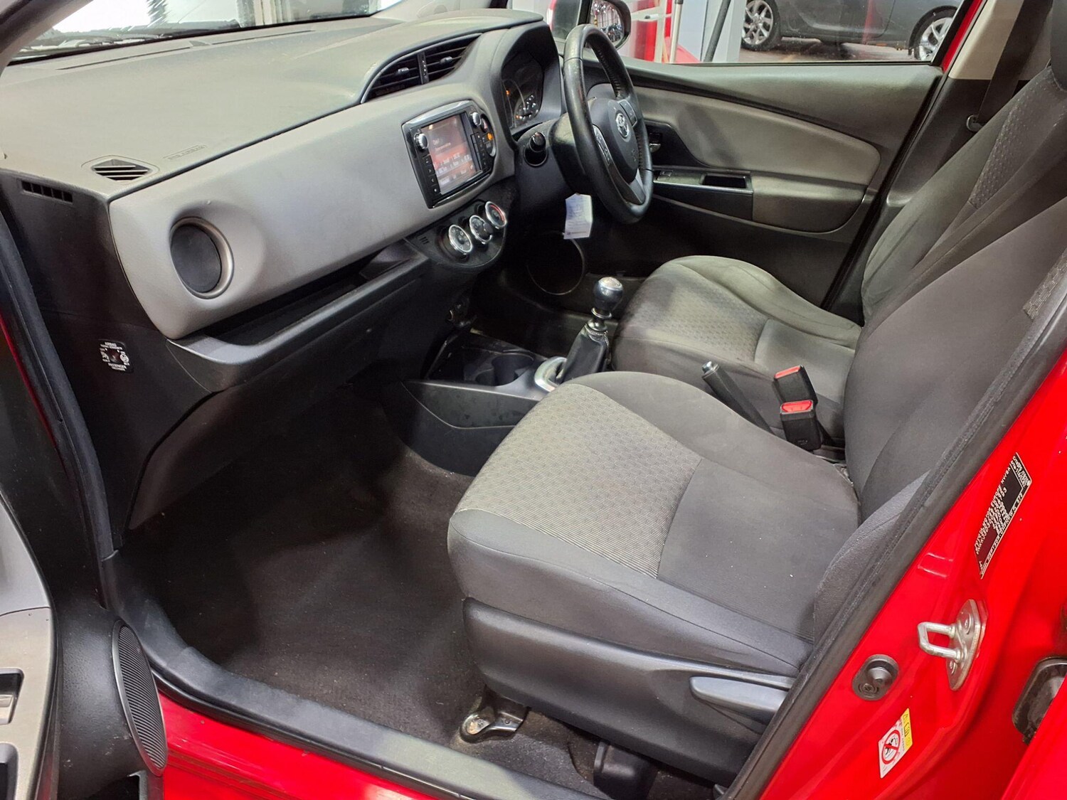 Used Toyota Yaris 2015 for sale - 78063047: Photo 59