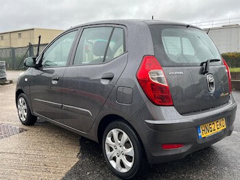 Used Hyundai i10 2012 for sale - 76666532: Photo