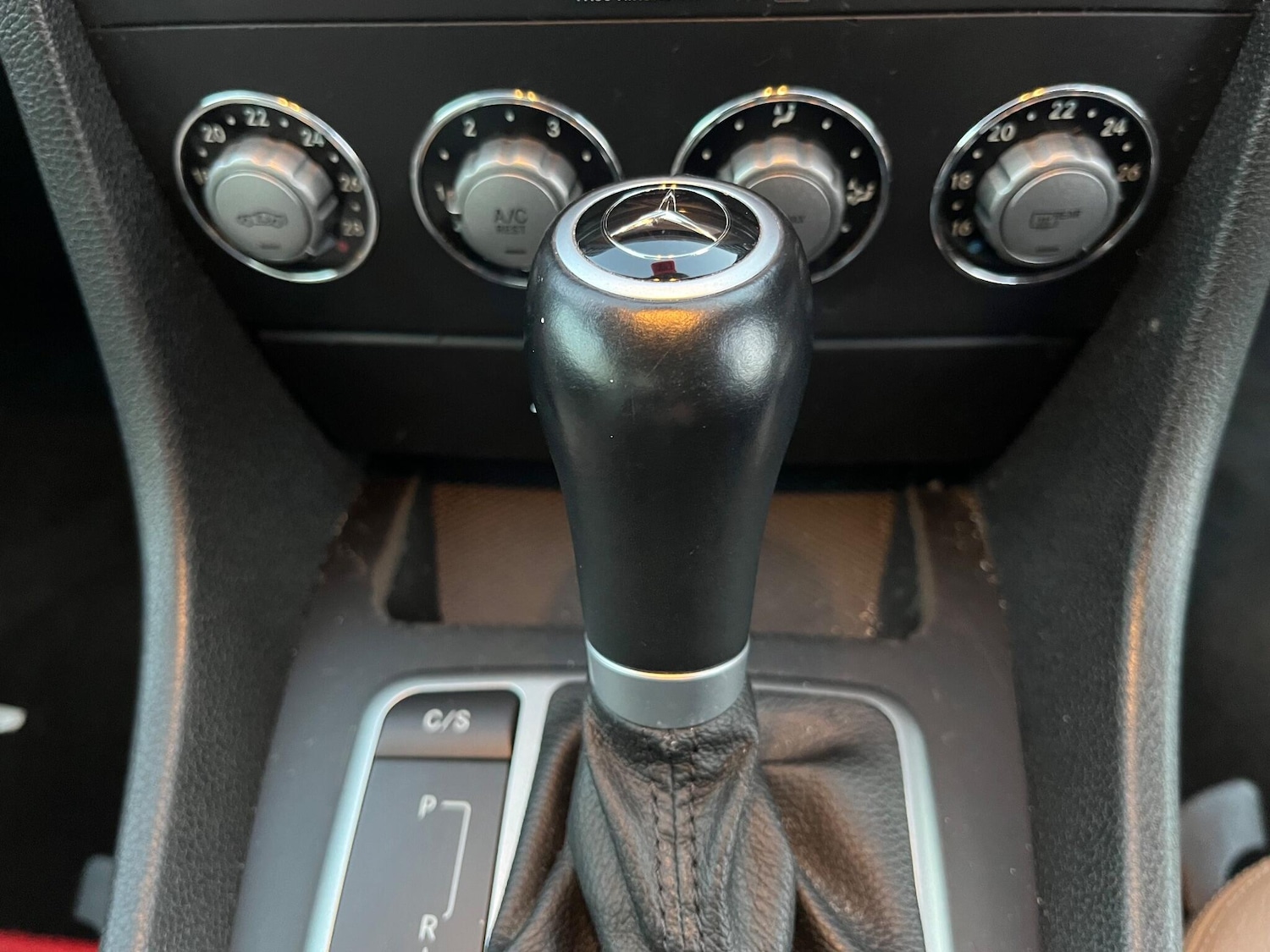 Used Mercedes-Benz SLK 2010 for sale - 76666504: Photo 19