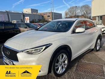 Used Infiniti Q30 2017 for sale - 77560042: Photo