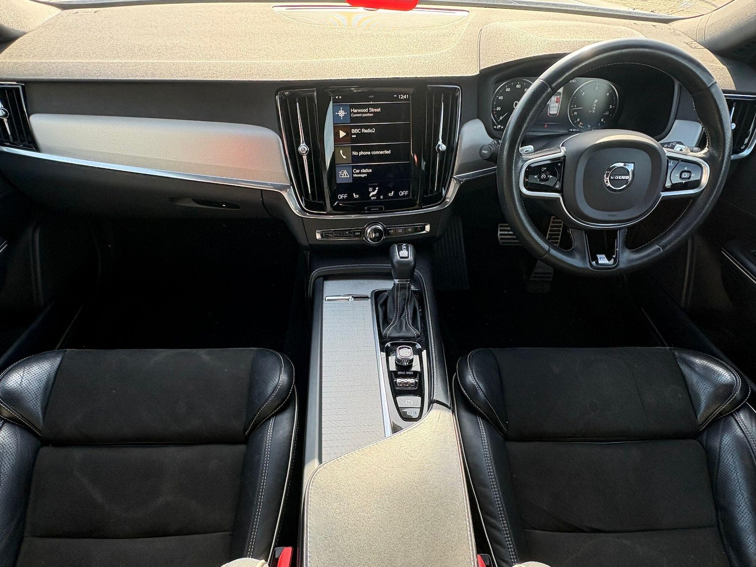 Used Volvo V90 2017 for sale - 77940181: Photo 2