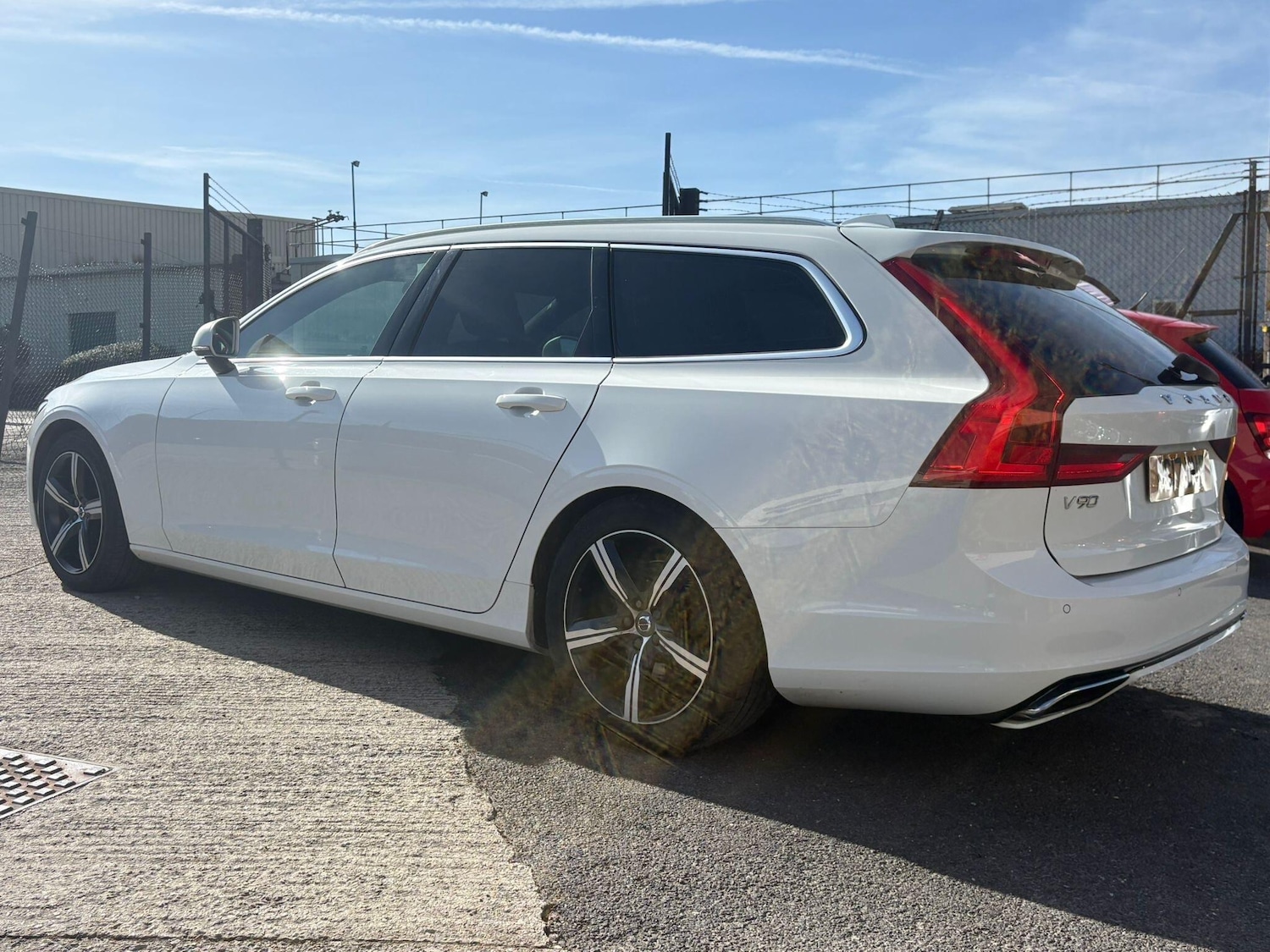 Used Volvo V90 2017 for sale - 77940181: Photo 5