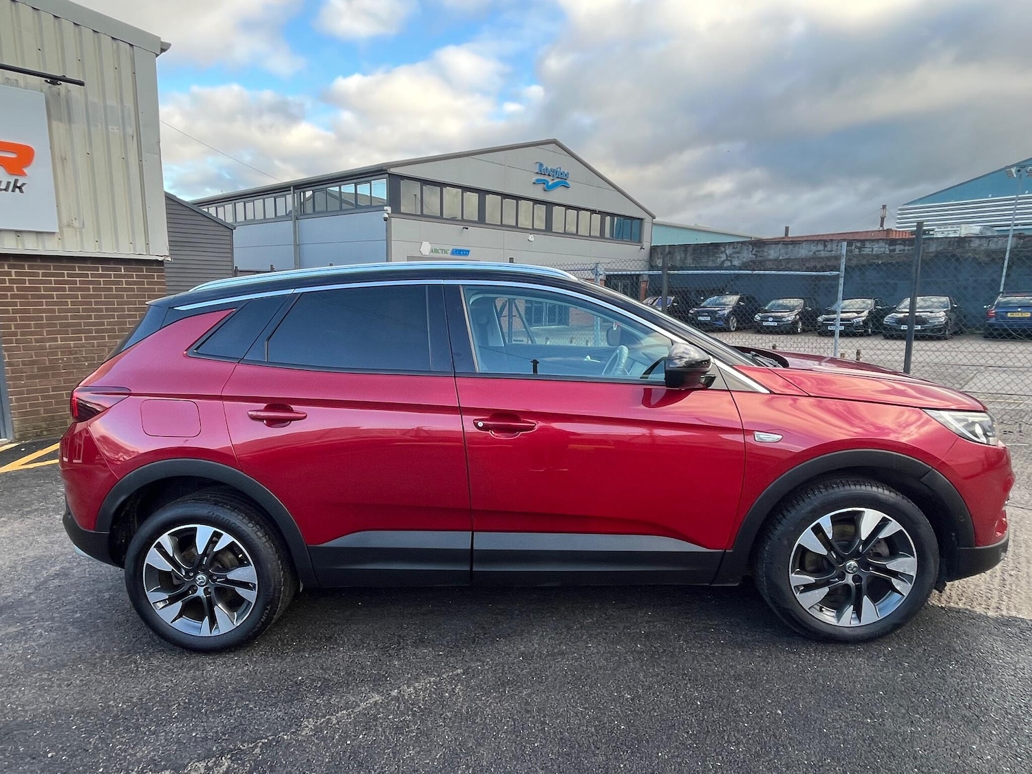 Used Vauxhall Grandland X 2018 for sale - 76689300: Photo 2