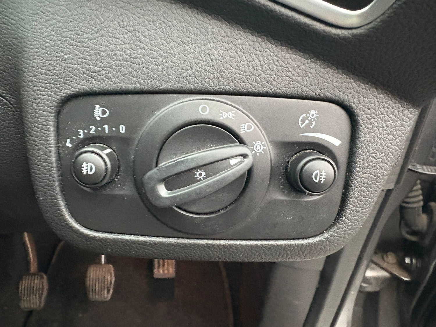 Used Ford Kuga 2014 for sale - 76886266: Photo 24