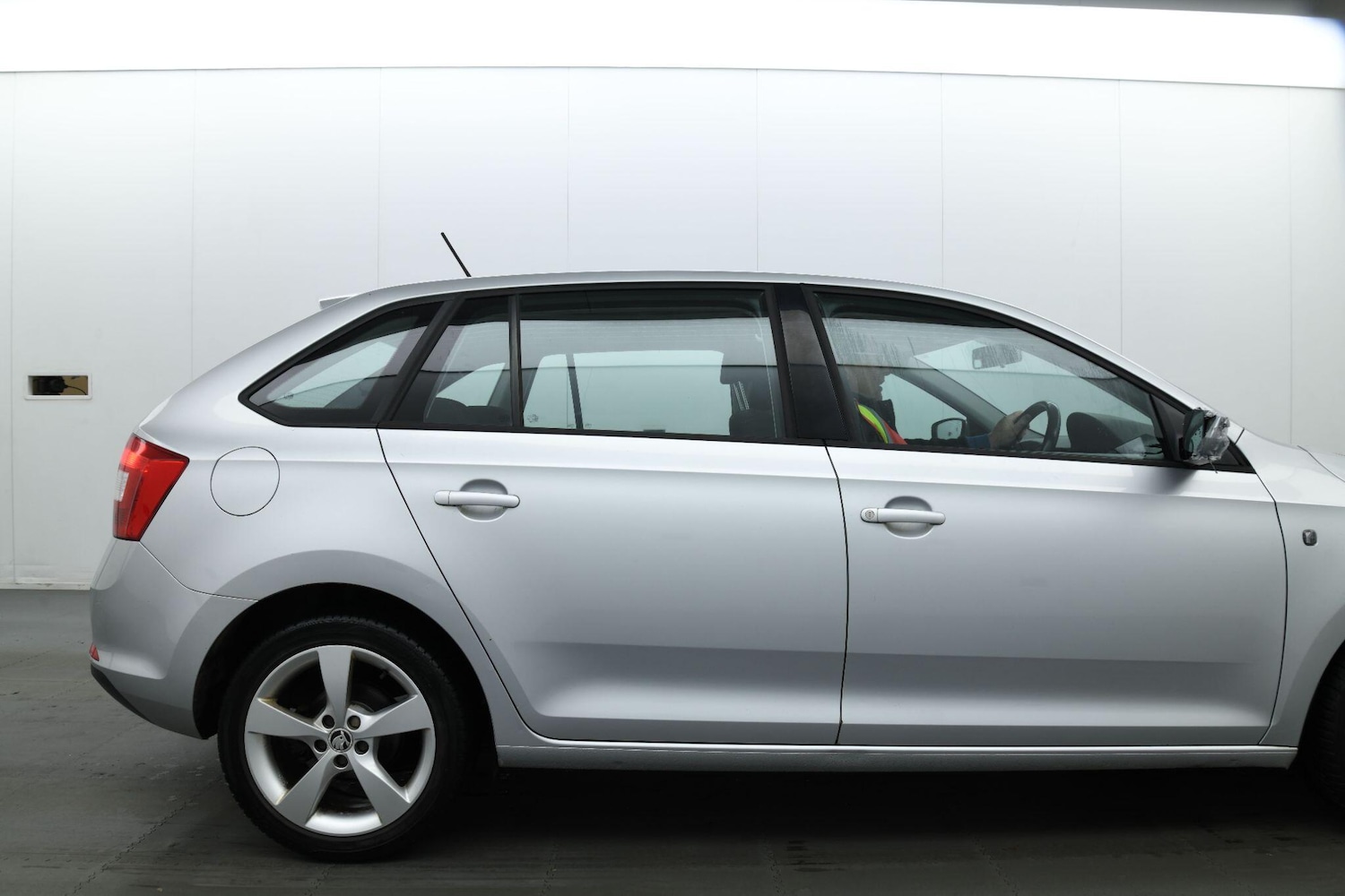 Used Skoda Rapid Spaceback 2015 for sale - 77191160: Photo 4