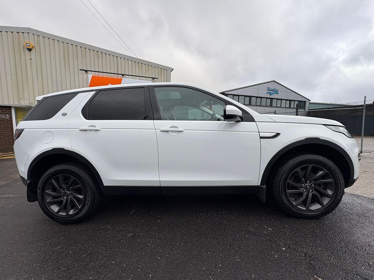 Used Land Rover Discovery Sport 2017 for sale - 77066715: Photo 12