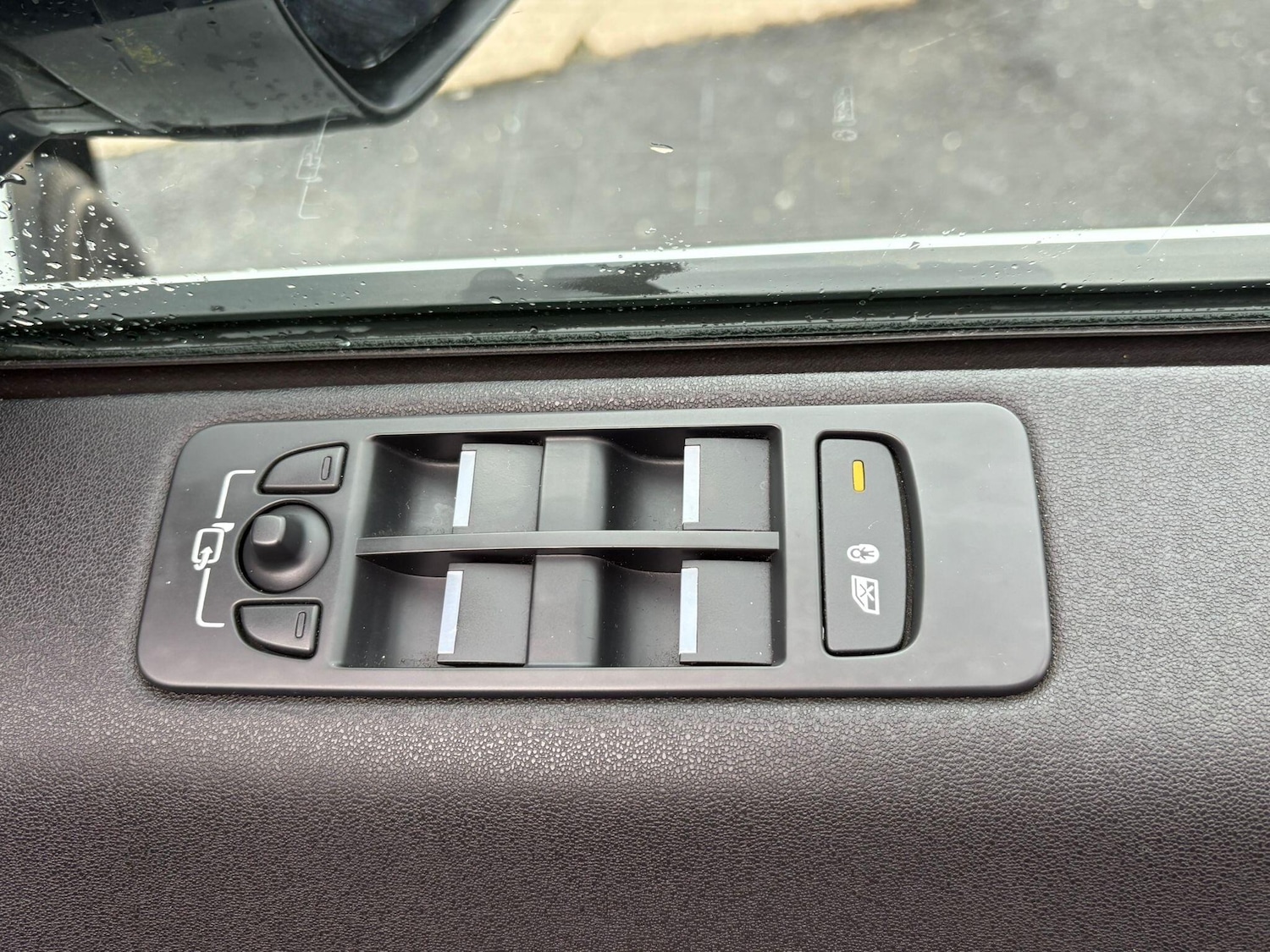 Used Land Rover Discovery Sport 2017 for sale - 77066715: Photo 24