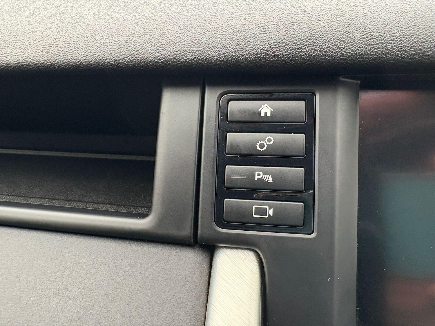 Used Land Rover Discovery Sport 2017 for sale - 77066715: Photo 31