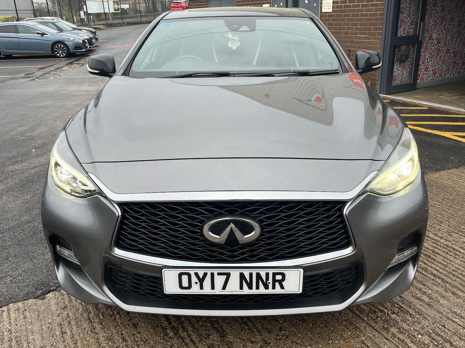 Used Infiniti Q30 2017 for sale - 76666920: Photo 2