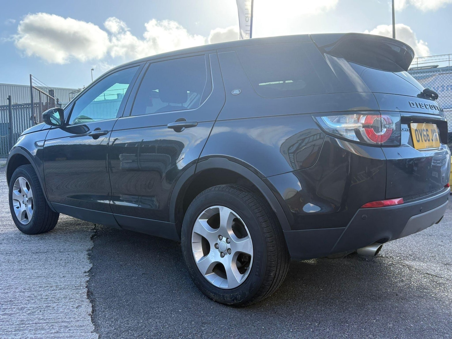 Used Land Rover Discovery Sport for sale - 78057852: Photo 3
