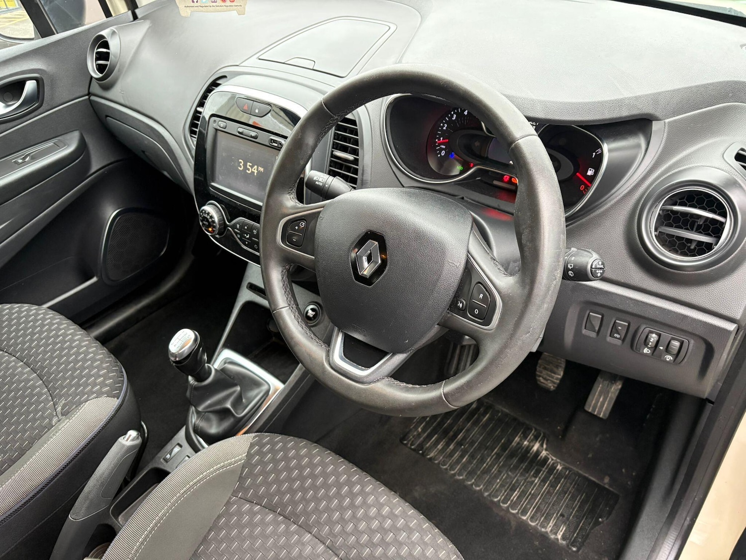 Used Renault Captur 2018 for sale - 77637775: Photo 15