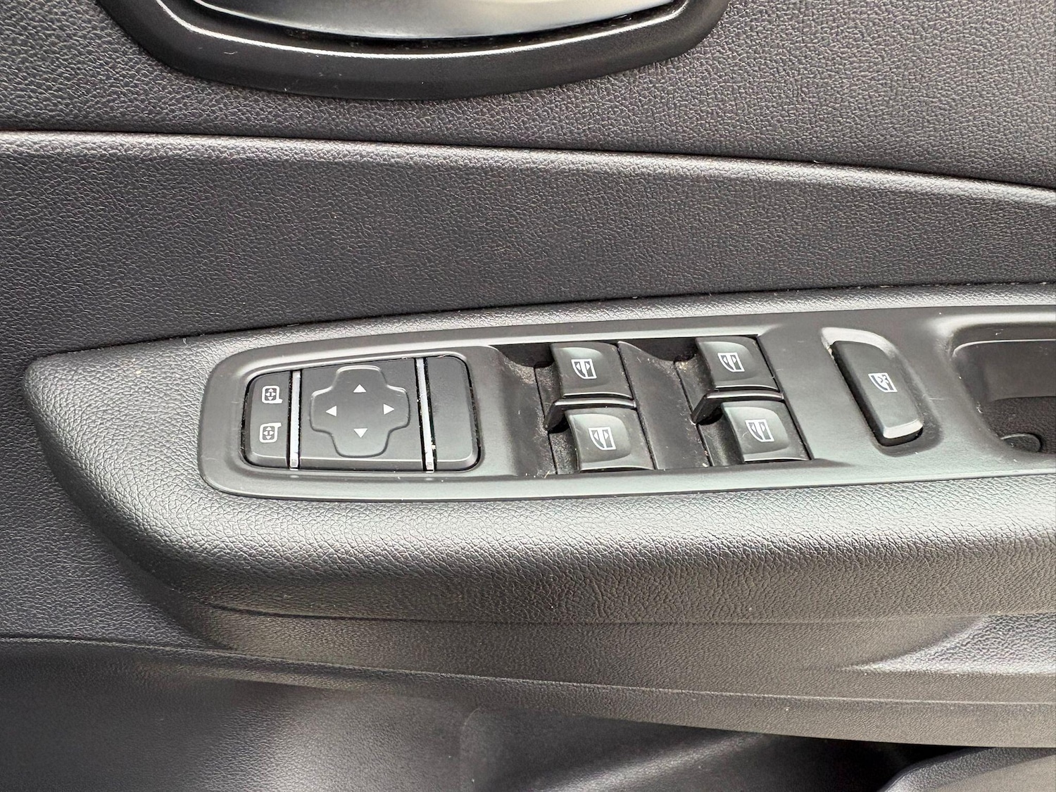 Used Renault Captur 2018 for sale - 77637775: Photo 24