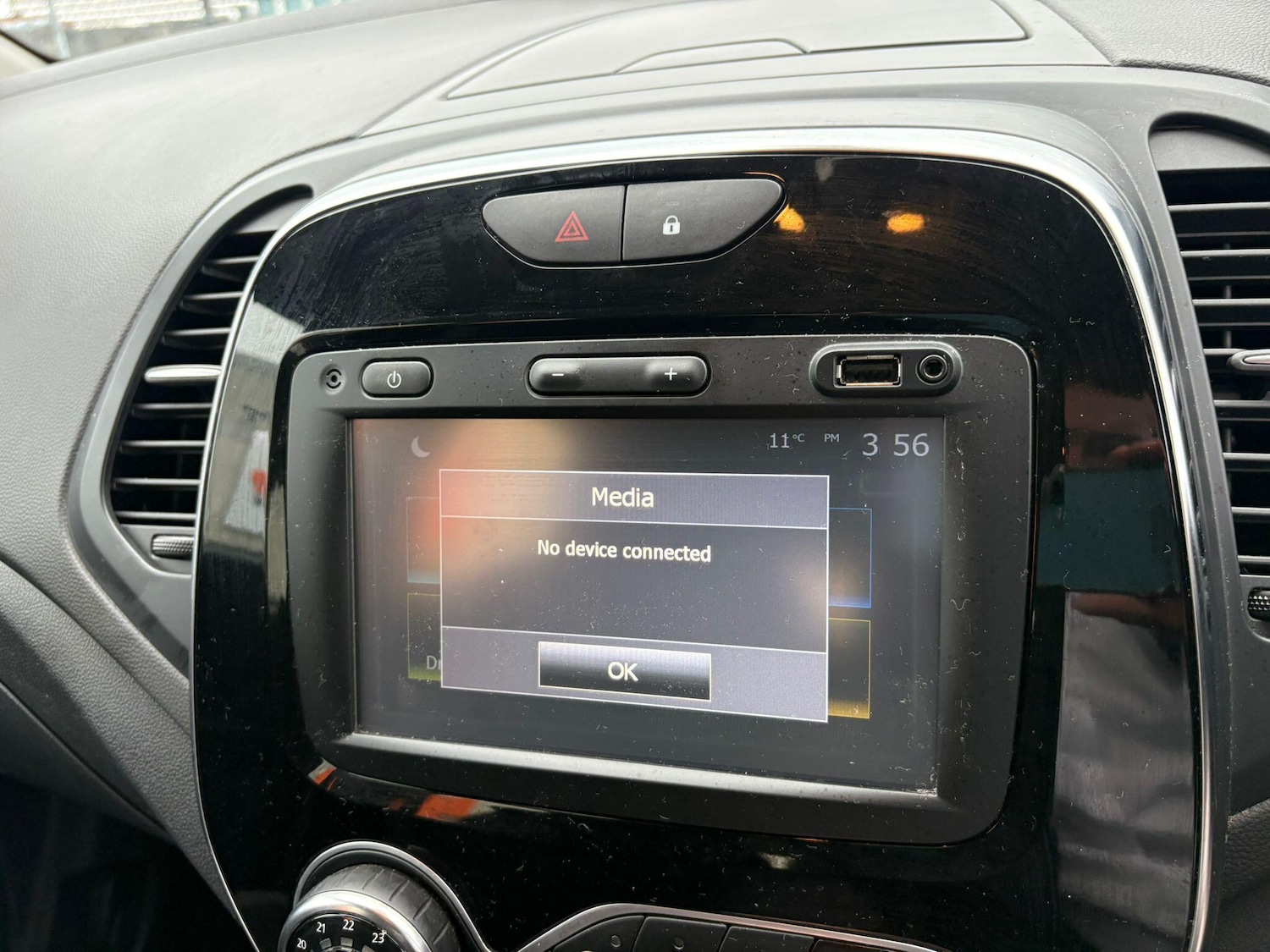 Used Renault Captur 2018 for sale - 77637775: Photo 38