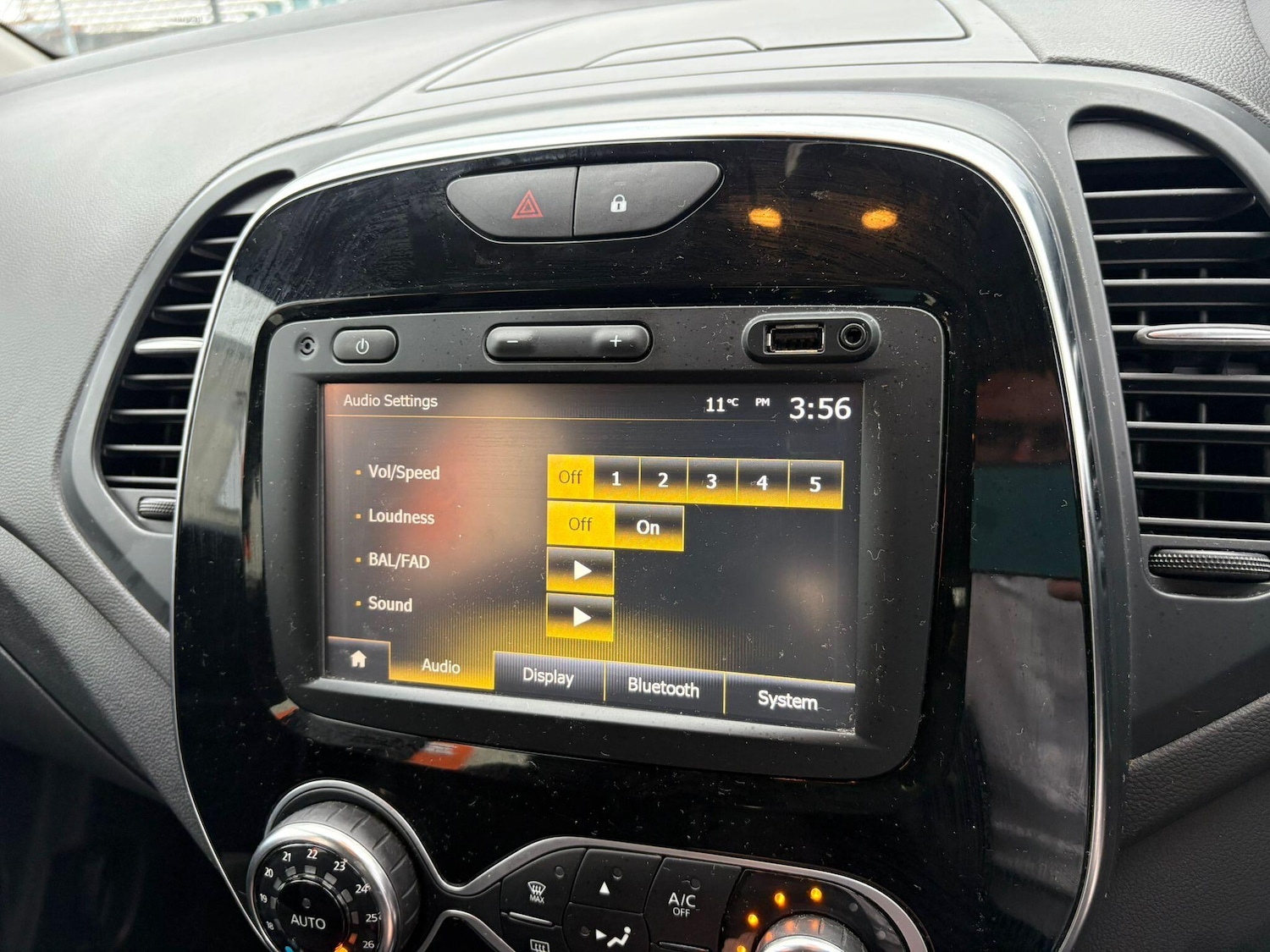 Used Renault Captur 2018 for sale - 77637775: Photo 42