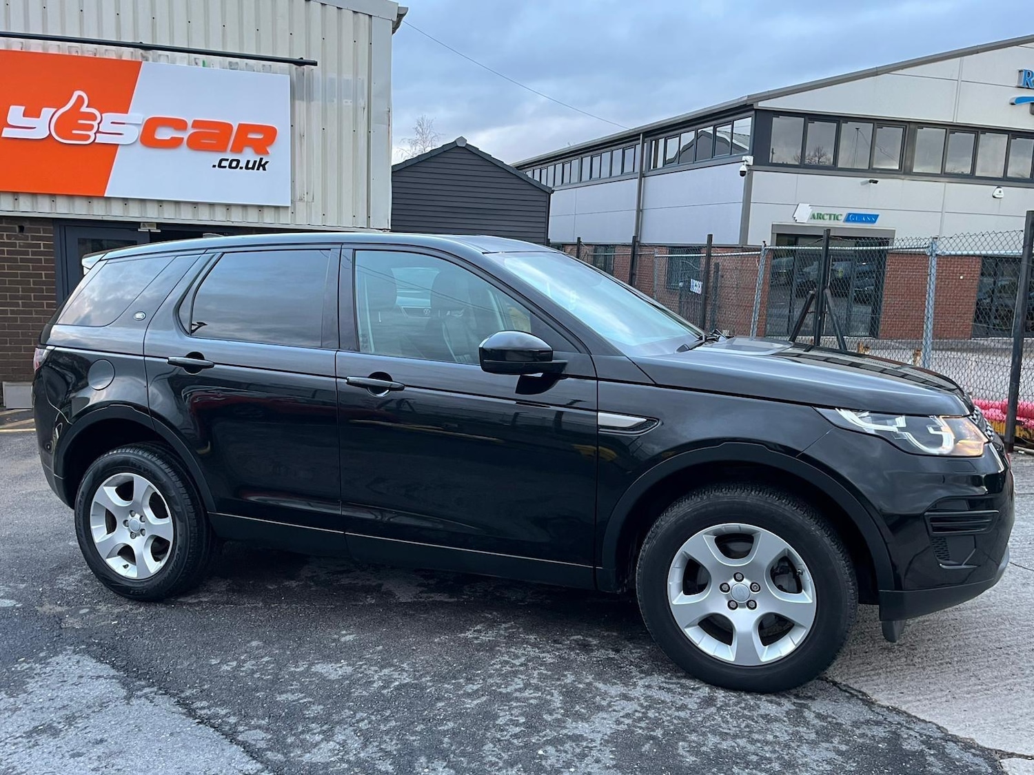 Used Land Rover Discovery Sport 2016 for sale - 77376859: Photo 11