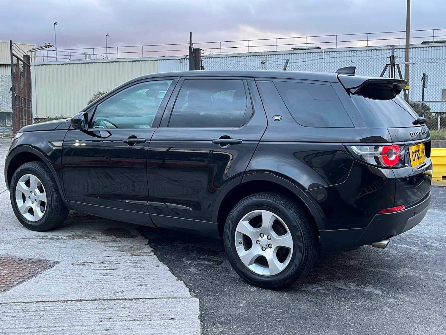 Used Land Rover Discovery Sport 2016 for sale - 77376859: Photo 7
