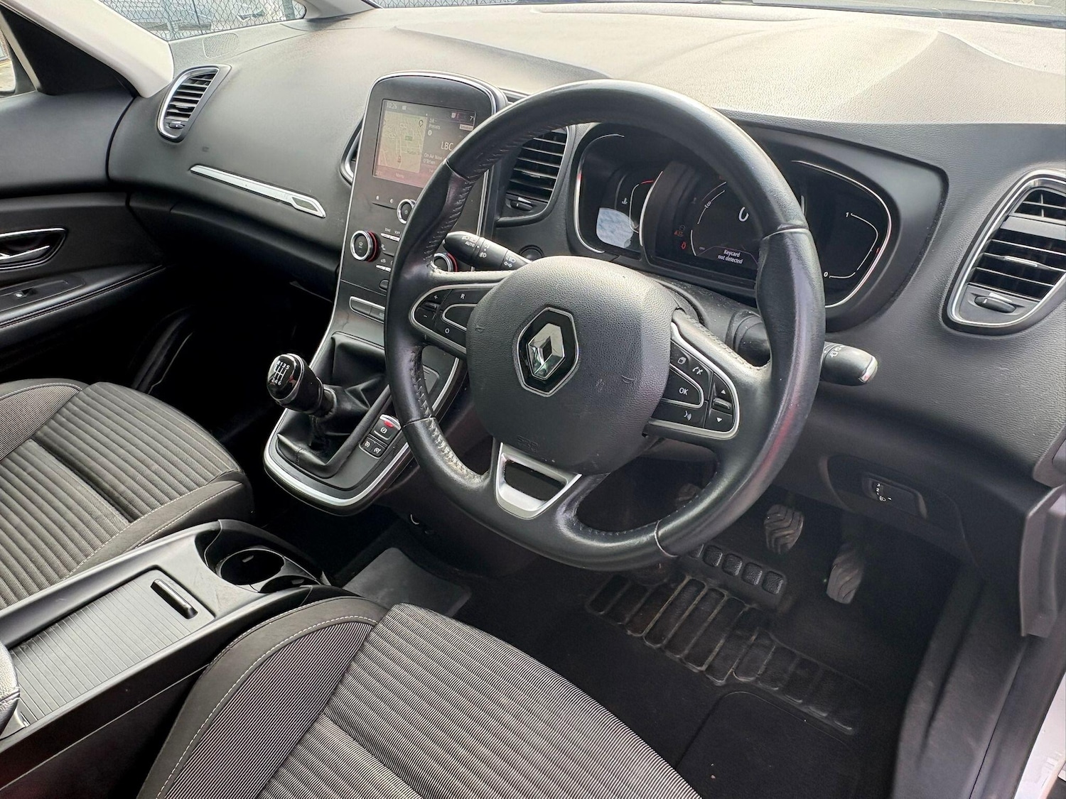 Used Renault Grand Scenic 2019 for sale - 78034462: Photo 21