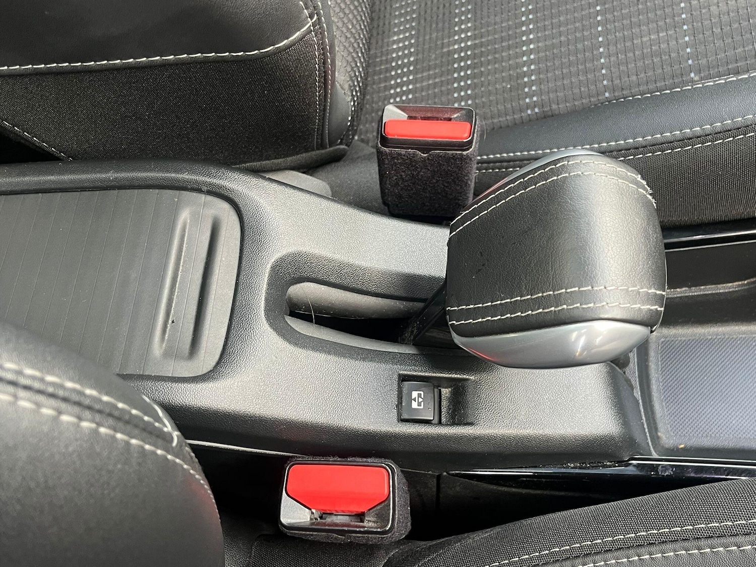 Used Peugeot 2008 2019 for sale - 76666587: Photo 12