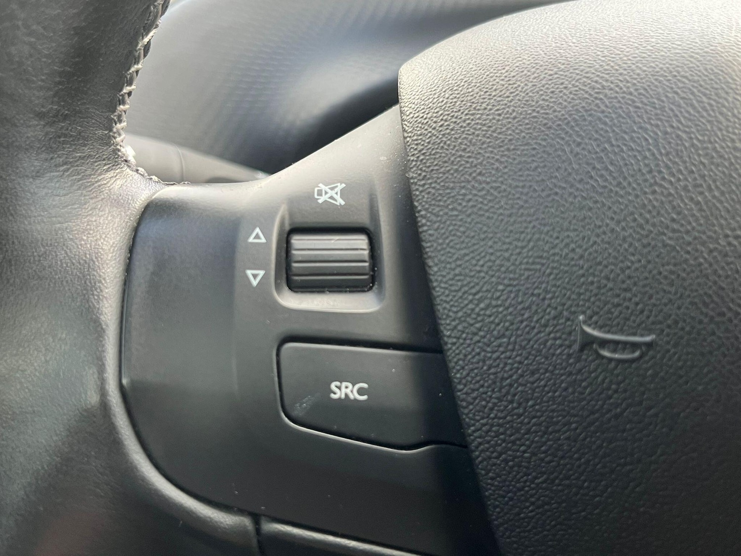 Used Peugeot 2008 2019 for sale - 76666587: Photo 18