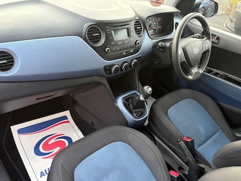 Used Hyundai i10 2015 for sale - 76964679: Photo