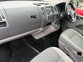 Used Volkswagen Transporter Shuttle 2014 for sale - 79075084: Photo